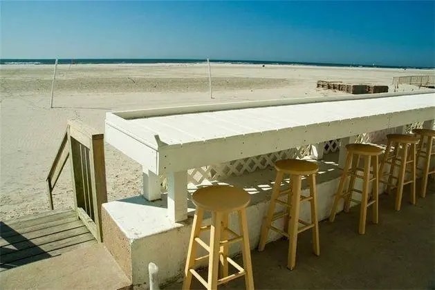 Coliseum Ocean Resort