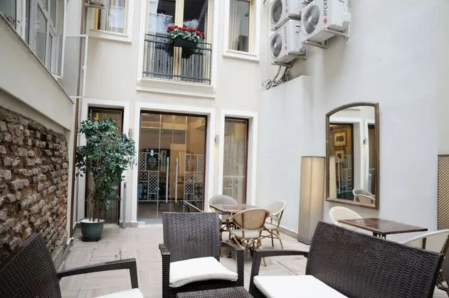 Collage Taksim Hotel