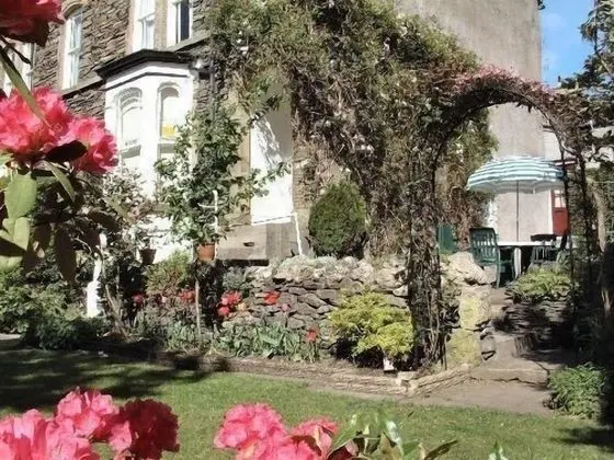 College House - Dış Mekanlar