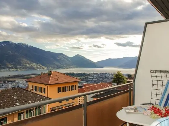 Collina Doro Haus A Orselina