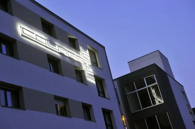Colmar Hotel - Dış Mekan