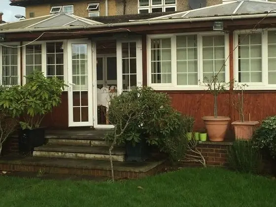 Colnbrook Lodge Guest House - Dış Mekan