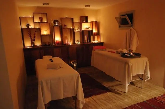 The Colonial Guest House - Spa
