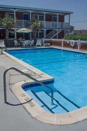 Colonial Inn Motel - Havuz