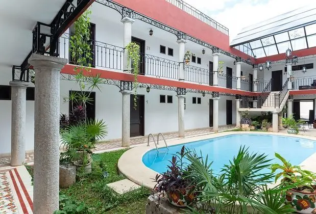 Colonial La Aurora - Havuz