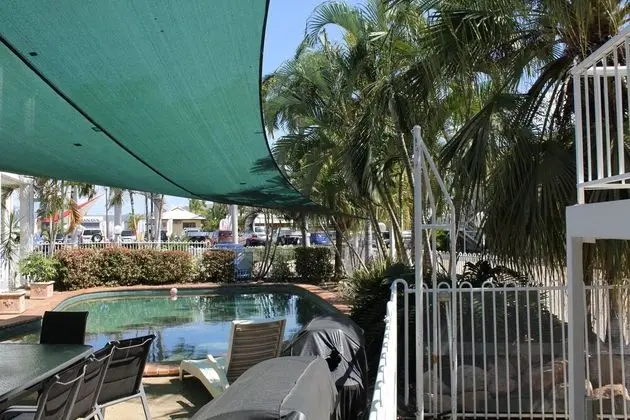 The Colonial Rose Motel - Havuz