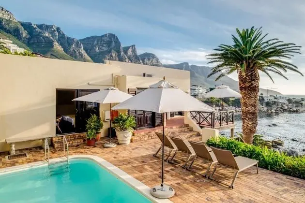 Colonial-style Camps Bay Apartment With Ocean Views and Private Pool Area CBT Lodge - Oda