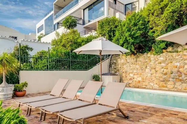Colonial-style Camps Bay Apartment With Ocean Views and Private Pool Area CBT Lodge - Oda