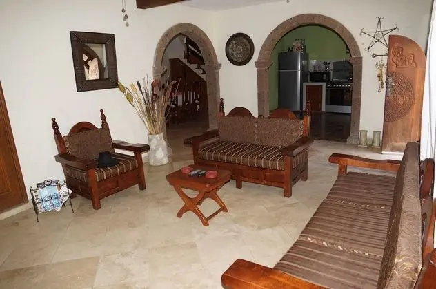 Colonial Style House - Lobi