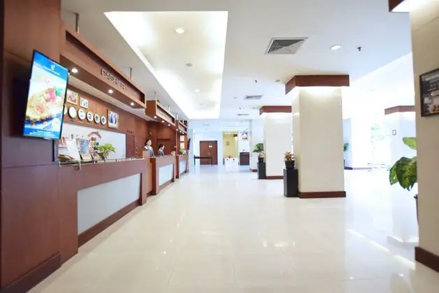 The Color Living Hotel - Lobi