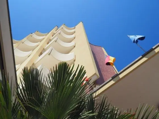 Hotel Colorado Cesenatico - Dış Mekan