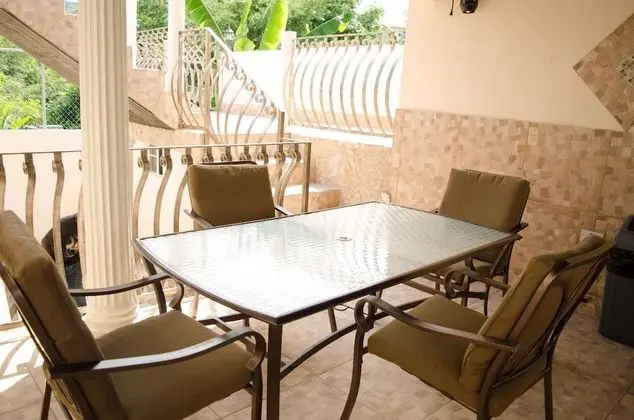 Colors Hideaway Estate - Yerinde Yemek