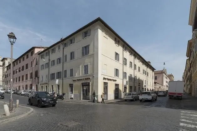 Colosseo Modern Apartment