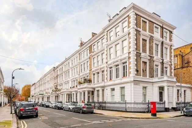 Colourful West Kensington Home Close to Earls Court