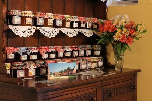 Colston Hall Farmhouse B&B - Lobi