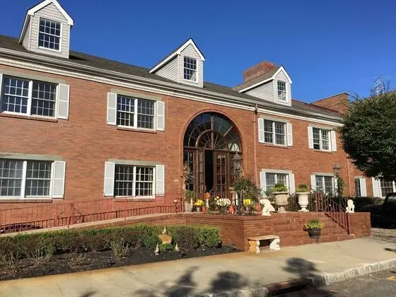 Colts Neck Inn Hotel - 1