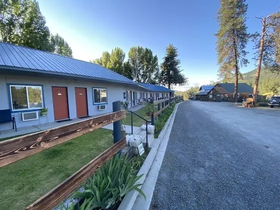 Columbia Point Resort