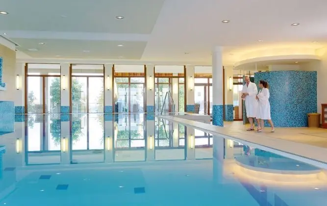 Columbia Hotel Wilhelmshaven - Havuz