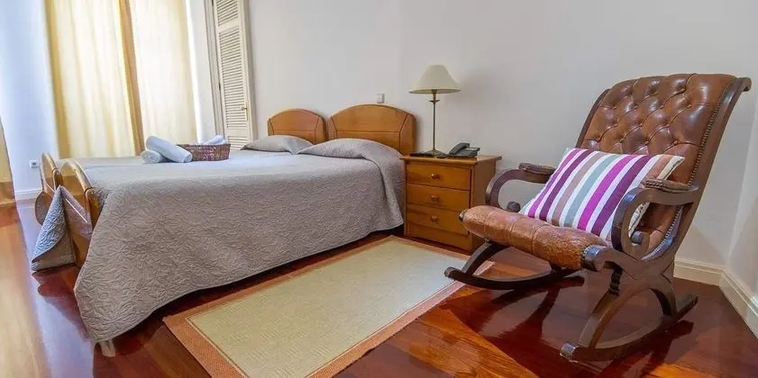 Comercial Azores Guest House - Oda