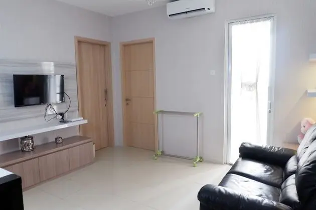 Comfort 1BR Apartment with Sofa Bed connected to Mall Bassura City - Öne Çıkan Resim