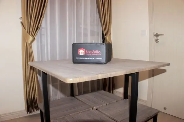 Comfort 1Br With Dining Room At Meikarta Apartment - Oda