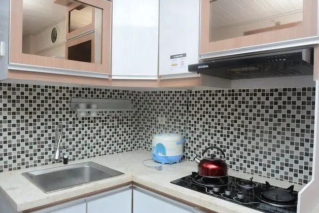 Comfort 2BR at Cinere Resort Apartment - Mutfak