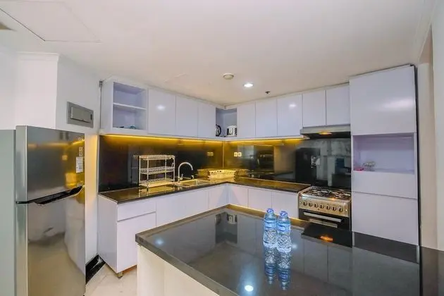 Comfort 2Br + Extra Room At Sudirman Tower Condominium Apartment - Mutfak