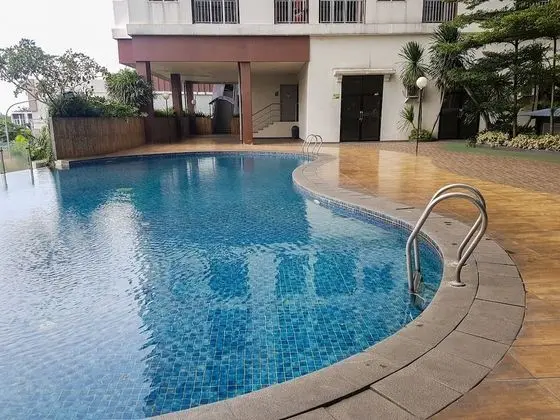 Comfort 2Br At Serpong Greenview Apartment - Havuz