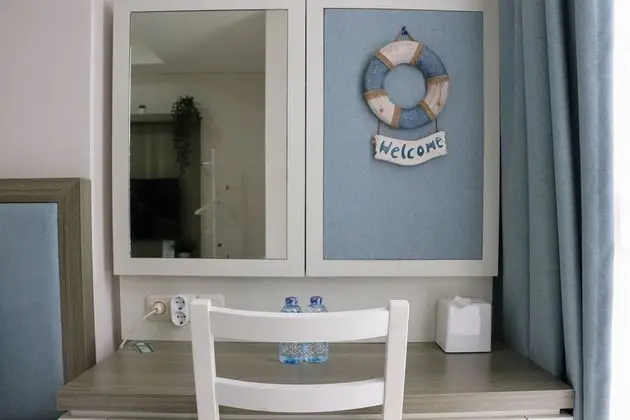 Comfort and Elegant 1BR at Gold Coast Apartment - İç Mekan