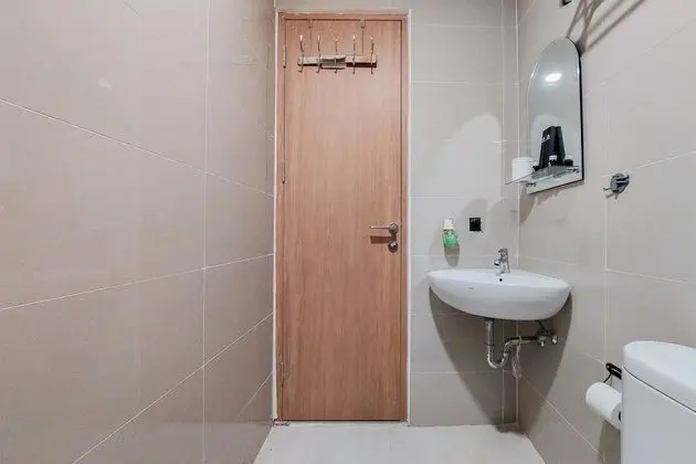 Comfort And Elegant Studio Apartment At B Residence - Banyo Tipleri