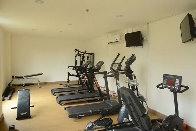 Comfort And Enjoy Living 1Br At Tree Park City Bsd Apartment - Fitness