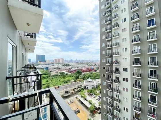 Comfort And Enjoy Living Studio Room Sunter Park View Apartment