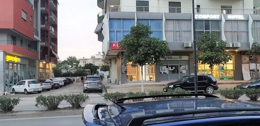 Comfort Hotel - Dış Mekan