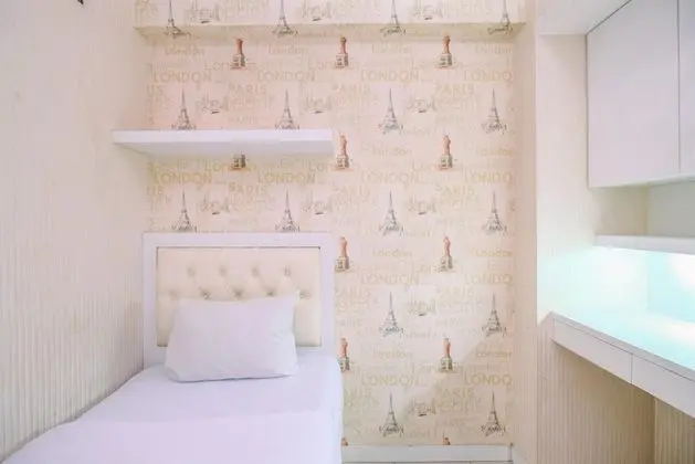 Comfort And Homey 2Br At Bassura City Apartment - Oda