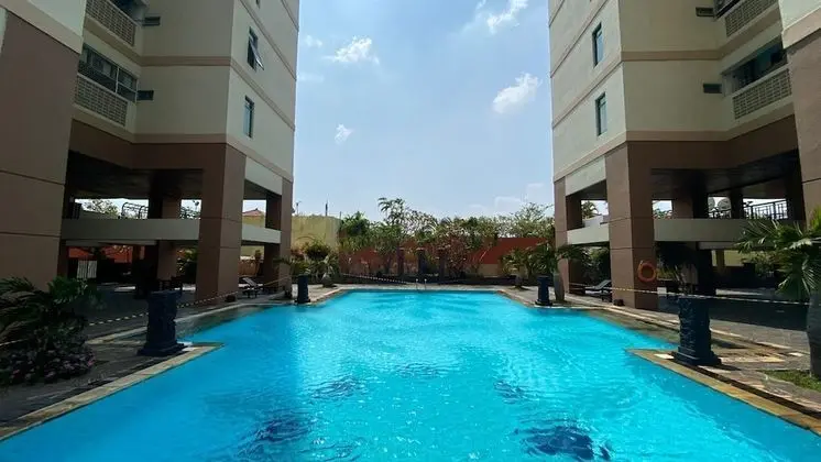 Comfort And Homey 3Br At Pesona Bahari Apartment - Havuz