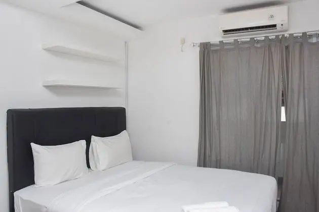 Comfort And Homey Studio At Amethyst Apartment - Oda
