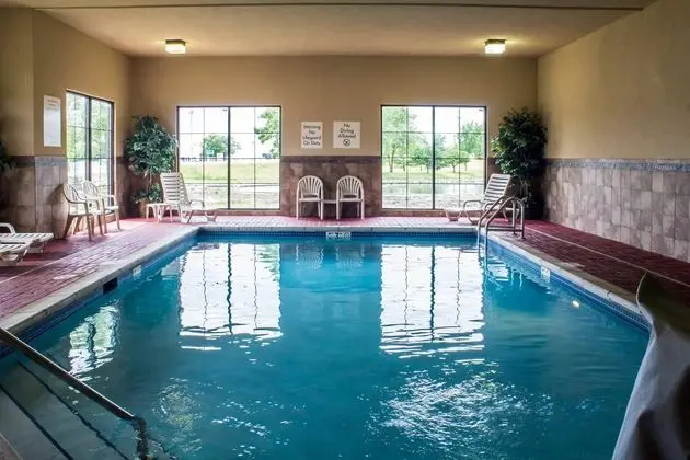 Comfort Inn Ankeny - Des Moines - Havuz