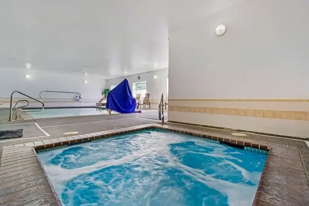 Comfort Inn Auburn - Havuz