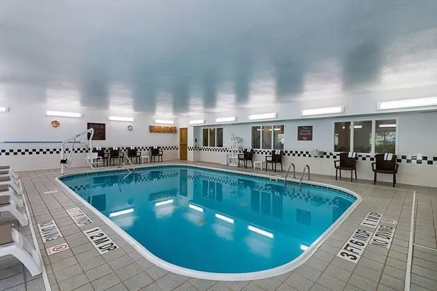 Comfort Inn Barboursville Area - Havuz