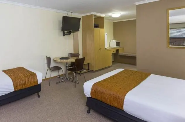 Comfort Inn Blue Shades