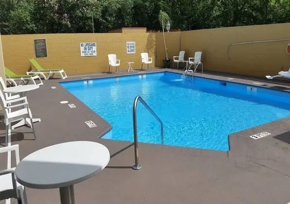 Comfort Inn - Havuz
