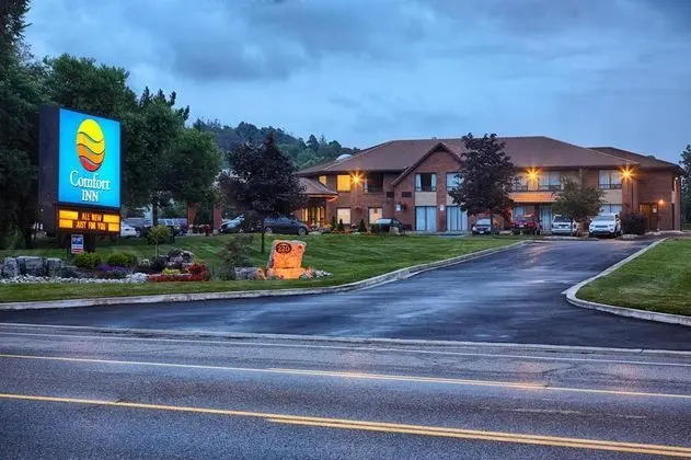Comfort Inn Cambridge - Highway 401