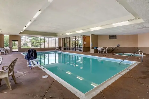 Comfort Inn Canton Area - Havuz
