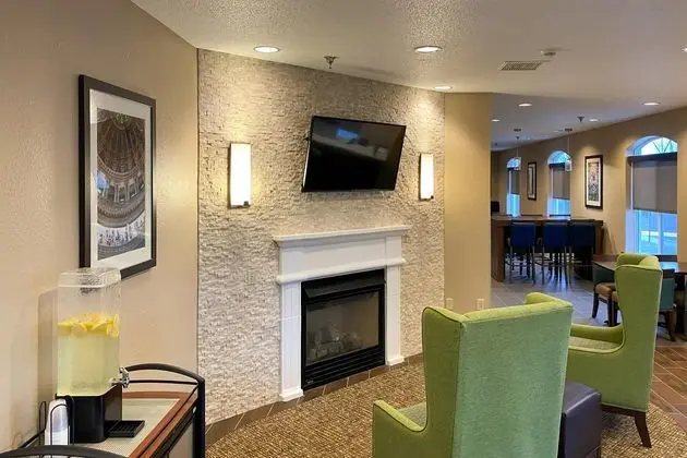 Comfort Inn DeKalb - Adjacent the University - Lobi