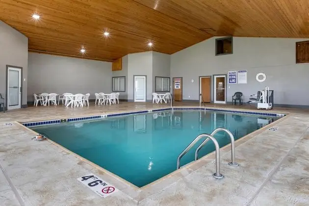 Comfort Inn Dyersville near Field of Dreams - Havuz