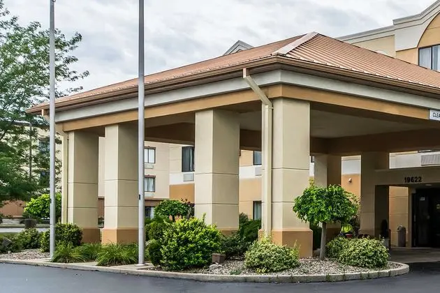 Comfort Inn Evansville - 1