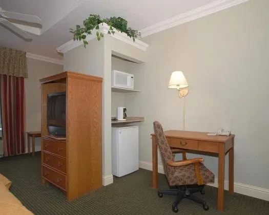 Comfort Inn at Founders Tower - Genel
