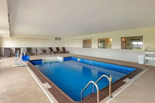 Comfort Inn Hobart - Merrillville - Havuz