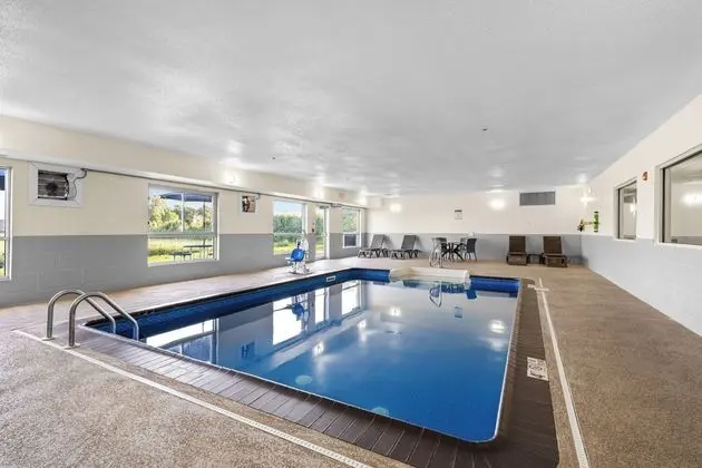 Comfort Inn Hobart - Merrillville - Havuz
