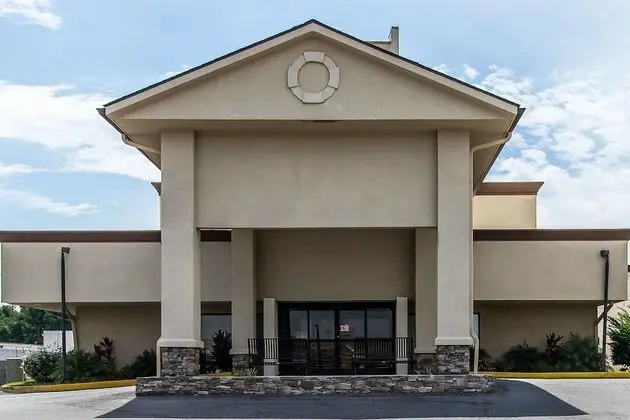Comfort Inn I-65 at Airport Blvd - Dış Mekan